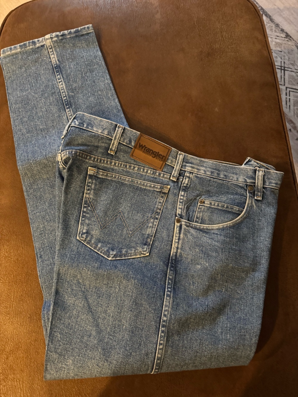 Wrangler Rugged Wear Men's Medium Blue Straight-Leg Jeans Sz 40 x 34 Like New!